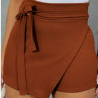 Falda corta de mujer